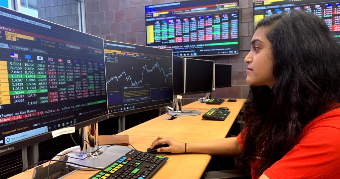 Priya Ravi in MTSM's Ray Cassetta Financial Analysis Lab
