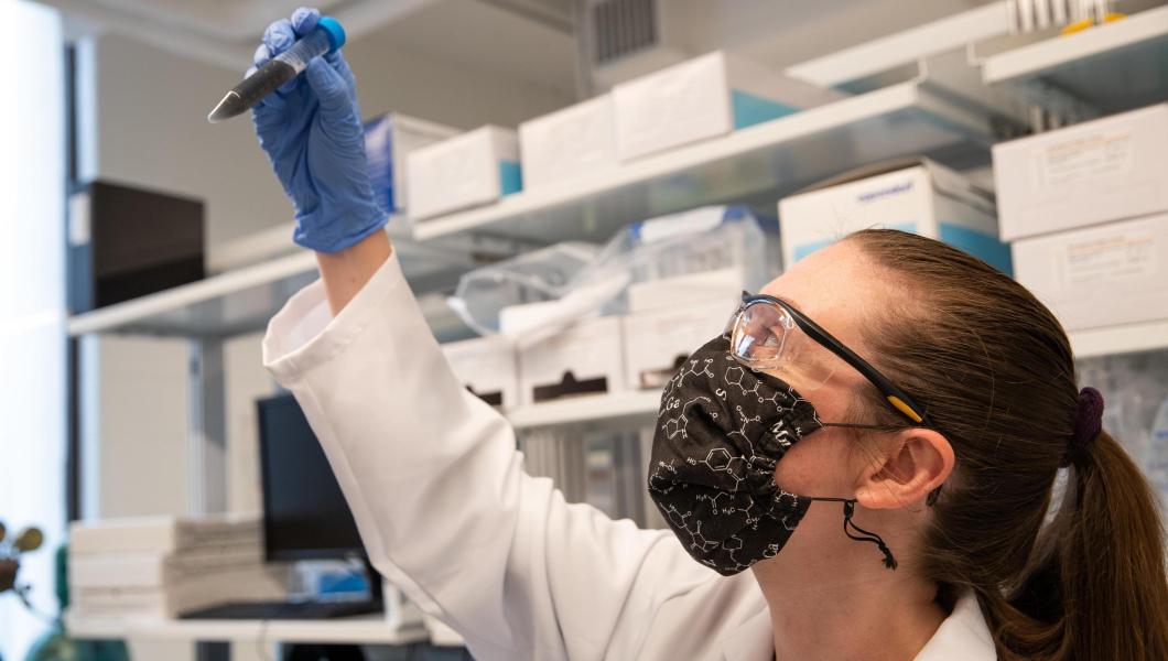 NJIT Researcher Uses Nanoparticles to Develop Cancer Therapies