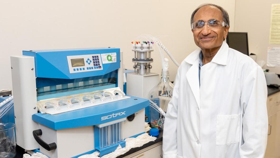 NJIT's Davé is Tapped for a Top Award in Pharmaceutical Engineering